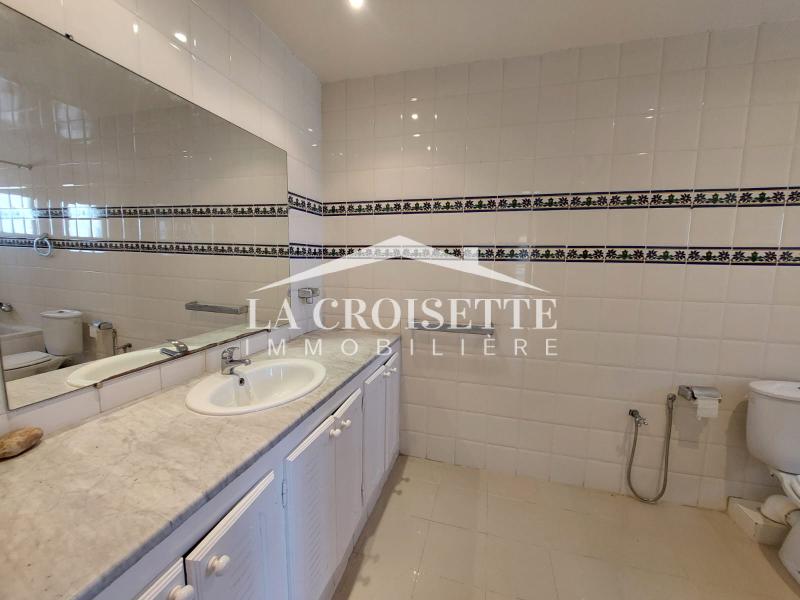 Villa S+4 avec piscine à La Marsa